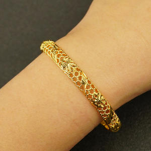 กำไลข้อมือผู้หญิงชุบทองแบบดรอปชิปปิ้ง สไตล์ดูไบ อินเดีย สำหรับเจ้าสาว ดีไซน์เรขาคณิตแบบโปร่ง ของขวัญ ขายส่ง - Product Image 2