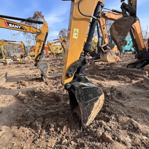 Gran oferta de excavadora Sany 95C Pro usada de 9 toneladas con caja de cambios de motor de alta eficiencia y bomba en buenas condiciones de trabajo a la venta - Product Image 3