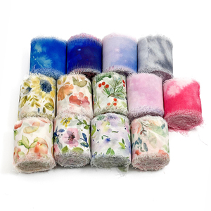 Ruban en mousseline de soie floral à bords effilochés et franges, fait main, idéal pour la décoration de Noël - Product Image 2