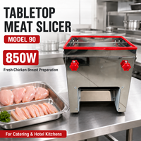 Machine à trancher la viande de table professionnelle 850W, modèle 90, pour la préparation de poitrines de poulet fraîches dans les cuisines de restauration et d'hôtels