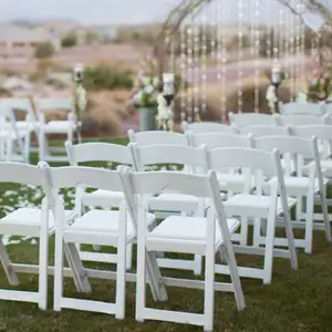 होटल फर्नीचर सफेद राल प्लास्टिक के लिए तह उद्यान लकड़ी शादी भोज होटल कुर्सी भोज का उपयोग