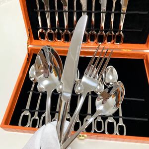 Ensemble de couverts en acier inoxydable 304 de style européen, personnalisé, très vendu, en argent, avec bagues décoratives - Product Image 3