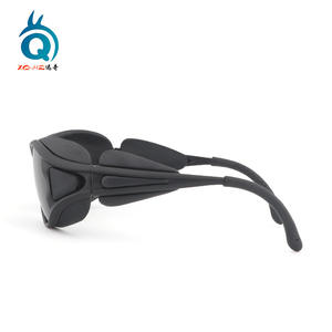 Lunettes de sécurité laser XQHQ, monture noire, niveau 3, transmission de la lumière, résistance aux chocs, réglables, pour la thérapie esthétique - Product Image 3