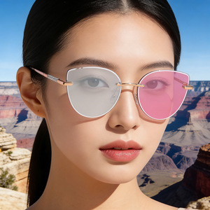 Gafas de sol estilo ojo de gato KJL-95031 para mujer, lentes de PC con protección UV400, montura de aleación de zinc, estilo urbano moderno, lentes que cambian de color. - Product Image 5