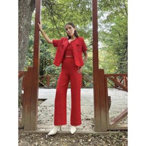 Ensemble de costume tissé rouge pour femme avec veste et pantalon pour un usage décontracté - Product Image 5