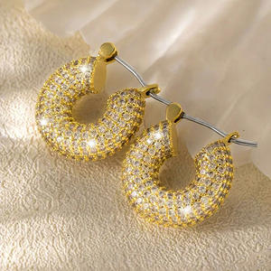 Orecchini a Cerchio Elite in Oro 18K con Diamanti Taglio Brillante Rotondo, Micro Incastonatura di Lusso, Unisex per Uso Quotidiano - Product Image 4