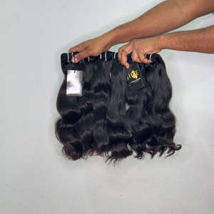 Lots de tissages de cheveux cambodgiens, Fournisseurs en gros de cheveux humains bruts indiens de temple, ondulés, raides et bouclés - Product Image 1