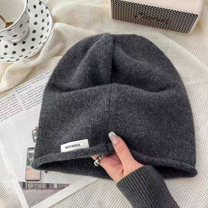 Ensemble d'hiver unisexe de luxe <span class=keywords><strong>Bonnet</strong></span> en <span class=keywords><strong>cachemire</strong></span> doux en tricot écharpe et <span class=keywords><strong>gants</strong></span> en laine de qualité supérieure avec logo personnalisé Accessoires chauds du créateur - Product Image 6