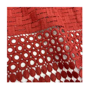 Tela de encaje de guipur geométrico de poliéster de algodón bordado negro puro rojo puro para tela
