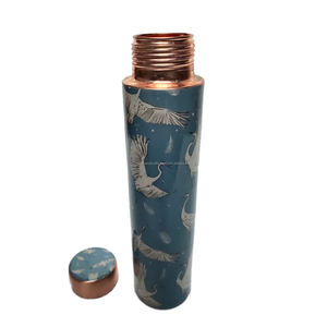 Botella de agua de cobre azul Meena con recipiente plástico a prueba de fugas con estampado de cisne - Product Image 5