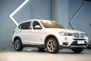 <span class=keywords><strong>BM</strong></span>-W X3 XDrive20i <span class=keywords><strong>X</strong></span> Design 2017, <span class=keywords><strong>5</strong></span> places, 4 roues motrices, conduite à gauche, 2.0T Turbo, 8 vitesses automatiques, SUV Euro VI, 150-200 ch, 200-300 Nm - Product Image 3