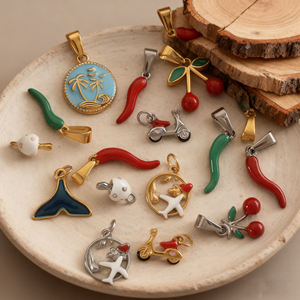 Dijes de Acero Inoxidable Chapados en Oro de 18k |   Amuletos Impermeables de Viaje en Avión con Diseño de Cereza y Chile |   Joyería DIY para Pulseras y Collares - Product Image 2