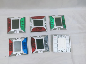 <span class=keywords><strong>Occhi</strong></span> <span class=keywords><strong>di</strong></span> <span class=keywords><strong>Gatto</strong></span> Solari CE RoHS IP68, Marcatori <span class=keywords><strong>Stradali</strong></span> Solari per Vialetti, Marcatori Rialzati per Pavimentazione, Borchie <span class=keywords><strong>Stradali</strong></span> Solari a LED in Alluminio - Product Image 2