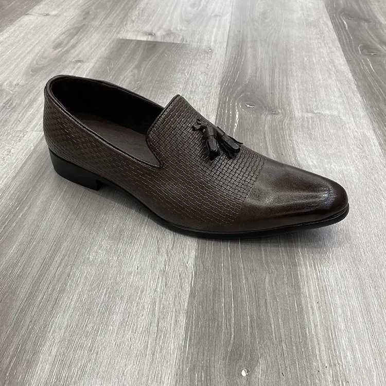 Klasik Mewah merek kualitas kulit pria sepatu dengan rumbai gaya menunjuk toe sepatu pria