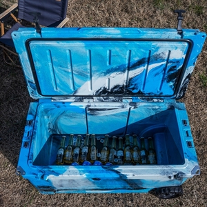 KUER Rotomolded <span class=keywords><strong>Iceman</strong></span> Cooler Outdoor Beer Cooler Box avec roues LLDPE Camouflage Cooler Box Outdoor Travel - Product Image 5