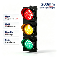 Feux de signalisation portables en aluminium à LED avec panneau solaire 160W, 95 LED, protection IP55, visibilité supérieure à 1000m, détection radar