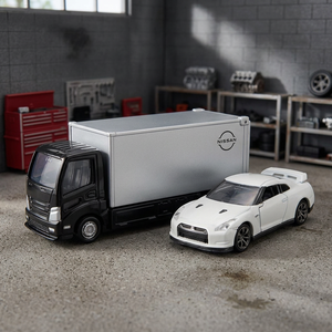 Tomica Premium Transporter Nissan GT-R 1:64, Modelo de Auto de Juguete Fundido a Presión para Niños de 8 a 13 Años - Product Image 2