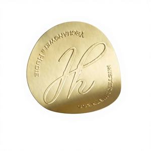 Etiquetas Adhesivas Personalizadas Impermeables Plateadas para Cajas de Velas, Impresión Digital, Formas Personalizables - Product Image 4