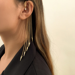 Manchette d'oreille unique tendance, sans perçage, avec pampille de perles, en alliage surdimensionné à rivets, haute qualité à <span class=keywords><strong>prix</strong></span> bas - Product Image 1