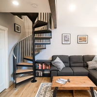 VIKO 2525 Escalier d'intérieur rotatif en bois massif Petit escalier en colimaçon