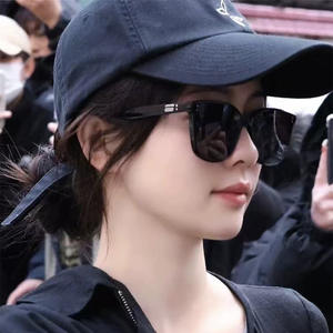 Lunettes de soleil Lisha pour femmes, monture noire en PC, verres polarisés UV400, type 3, emballage en boîte - Product Image 3