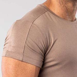 T-shirts de gym pour hommes, coupe ajustée, 95% coton, 5% élasthanne, motif imprimé, goutte plus longue, ourlet incurvé, cou, fitness, vente en gros OEM - Product Image 2