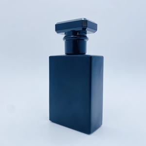 Botella de Perfume de Vidrio Negro de 50 ml con Tapa de Plástico para Dispensar Fragancias en el Cuidado Personal para Creaciones de Perfumes DIY - Product Image 3