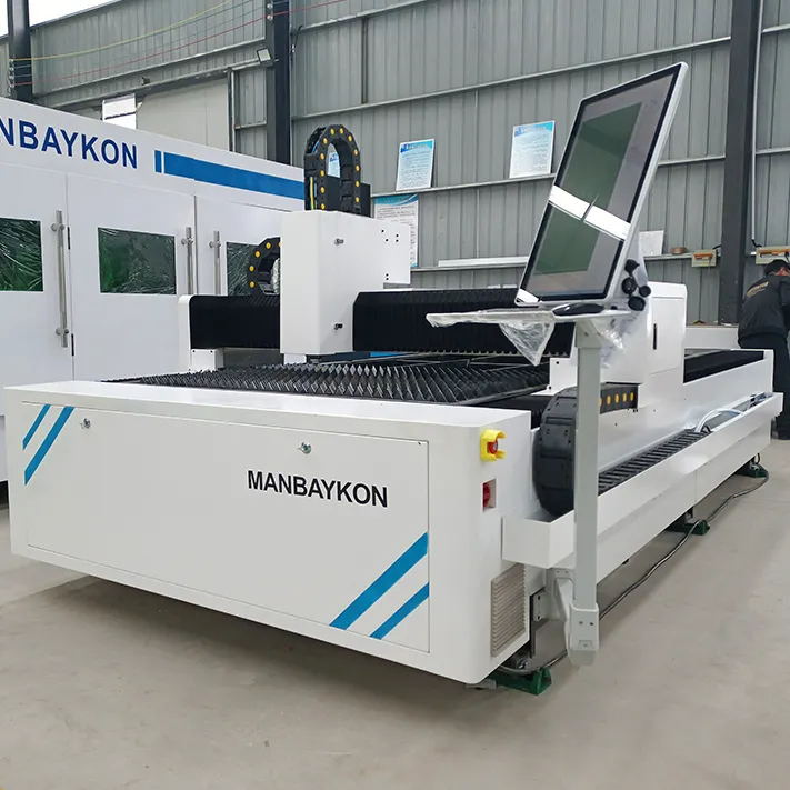 Büyük yatak yüksek kaliteli çelik çin CNC karbon MAX 1000/1500/2000w 3000 watt 3015 lazer kesme makinesi metal lazer kesici