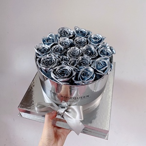 Ramo de <span class=keywords><strong>Flores</strong></span> Eternas de Plata Hecho a Mano, Rosas Reales <span class=keywords><strong>Preservadas</strong></span> en Cubo Dorado, Regalo de San Valentín o Cumpleaños para Enamorados y Novias - Product Image 1