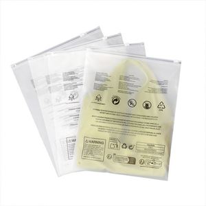 Sacs en plastique à fermeture éclair givrés personnalisés, résistants à l'humidité, pour l'emballage de t-shirts, de chaussures et de vêtements, avec logo imprimé - Product Image 2