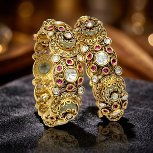 Juego de Brazaletes de Latón Dorado 11289 Heritage, Brazaletes Geométricos Chapados en Oro, Juego de Joyería Tradicional India para Bodas, Modelo KRISHNAS SWETA - Product Image 2