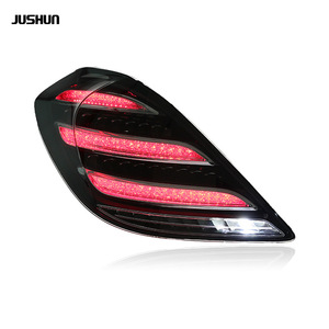 ไฟท้าย Jushun สำหรับ Mercedes-Benz S-Class W222 ปี 2014-2017 แบบสามแถบ สีแดงรมดำ - Product Image 1