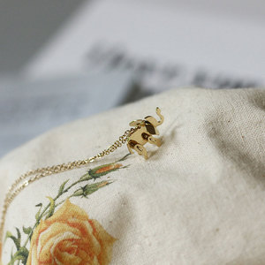 สร้อยคอชาร์มรูปช้างสำหรับผู้หญิง ดีไซน์สวยงาม ชุบทอง 14k 18k PVD บนสแตนเลสสตีล 316L เครื่องประดับคุณภาพสูง - Product Image 4