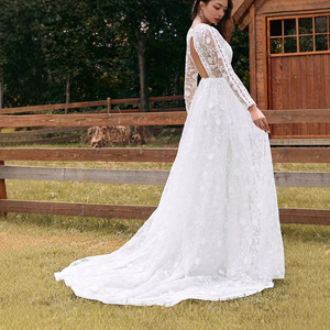 Vestido de Novia Blanco de Encaje con Cuello en V y Manga Larga, Corte en A, Cintura Natural, Tela de Poliéster - Product Image 5