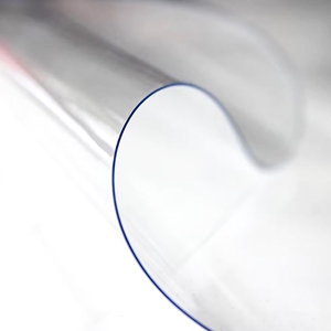 Rouleau de feuille de plastique PVC transparente flexible, film transparent avec options personnalisées de résistance aux UV, ignifuge et antistatique - Product Image 1