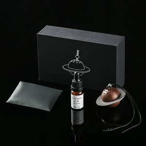 Diffuseur d'arômes de luxe en alliage d'aluminium en forme de Saturne en bois de noyer pour voiture <span class=keywords><strong>et</strong></span> décoration intérieure de chambre - Product Image 6