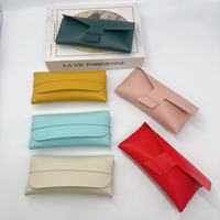 Vente en gros Etui à lunettes en cuir PU personnalisable Logo gratuit imprimé Lunettes de soleil portables et lunettes de myopie pour hommes et femmes