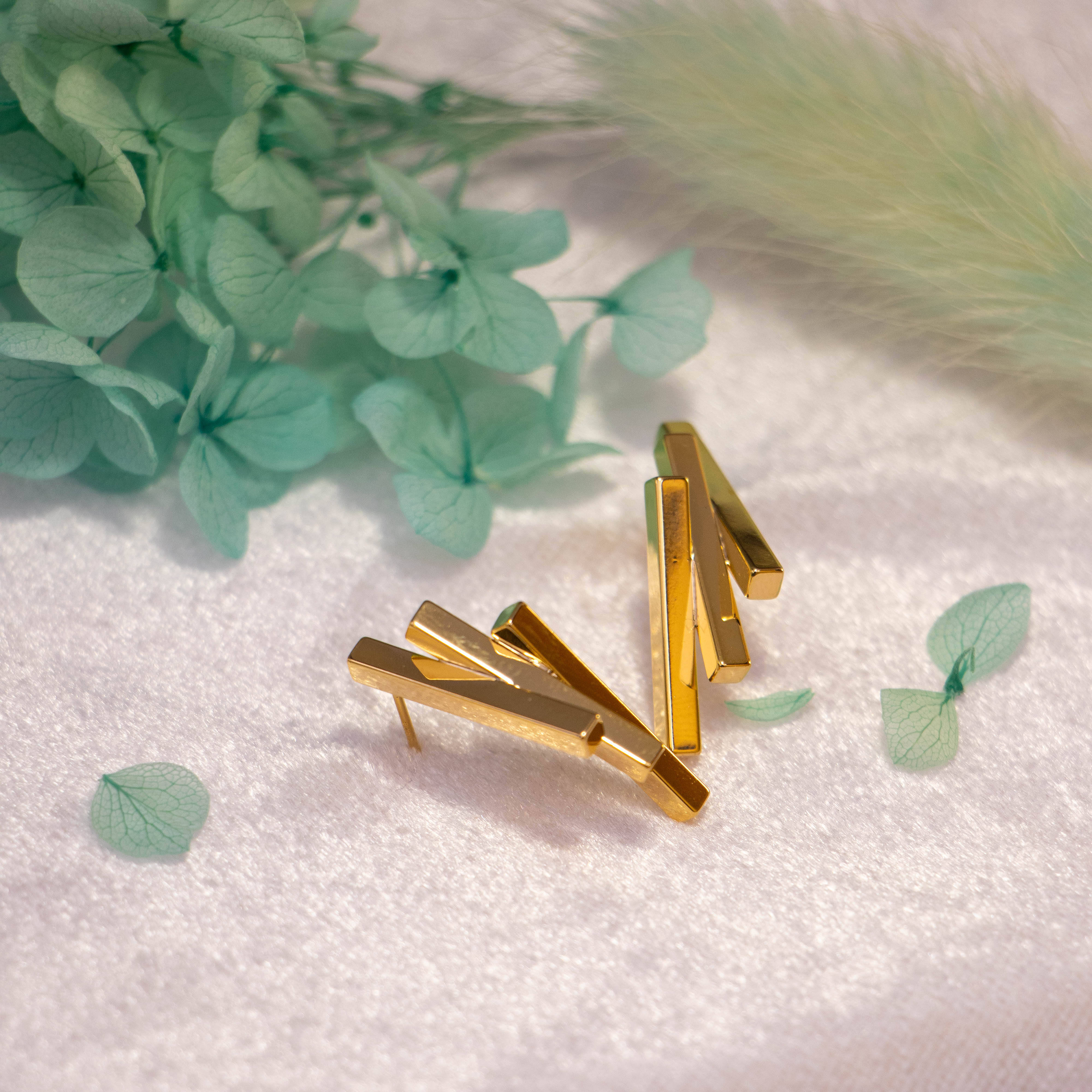 สีน้ำตาล