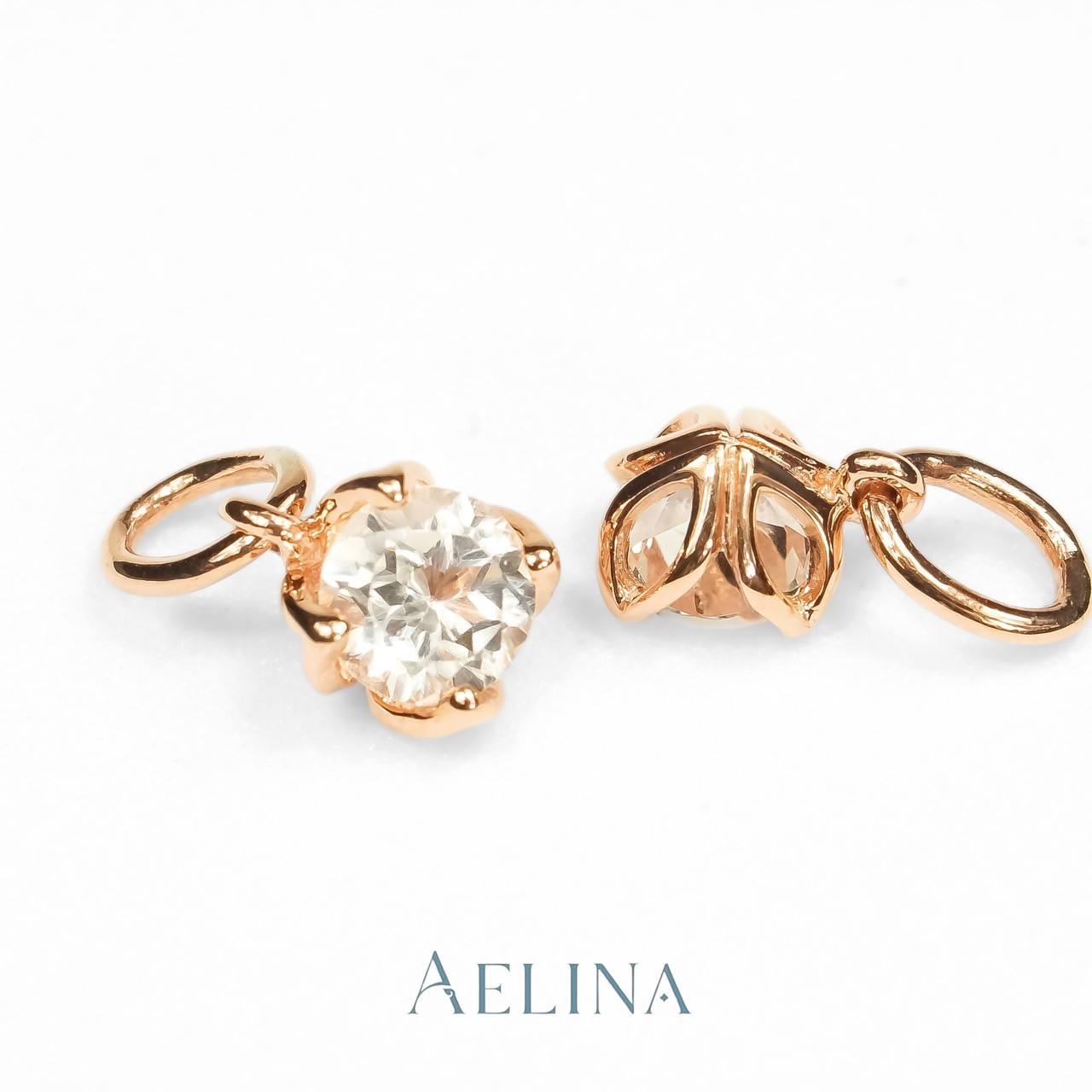 บุษราคัมสีขาว