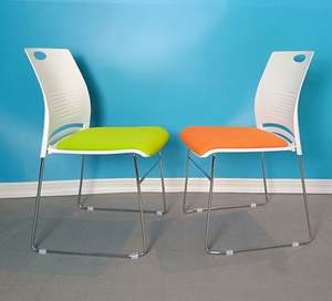 Chaise de formation d'étudiant empilable en métal et en plastique bon marché pour les écoles chaise de salle à manger utilisation pour les salles de formation - Product Image 3