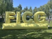 Affichages publicitaires gonflables géants personnalisés avec éclairage LED pour les événements de lancement de produits