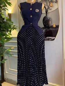 Conjunto Clásico al por Mayor para Mujer: <span class=keywords><strong>Falda</strong></span> Midi Plisada de Cintura Alta con Diseño de Puntos Franceses en Tela de Gasa - Product Image 2