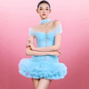 Vestido de Fiesta Romántico para Mujer, con Hombros Descubiertos, Cintura Imperio, Corte en A, Malla con Volantes y Textura Esponjosa - Product Image 1