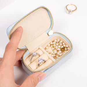 Cajas de Joyería de Viaje de Terciopelo Mini con Cierre y Logotipo Personalizado, Caja Organizadora de Joyas Pequeña y Portátil de Lujo para Mujer - Product Image 4