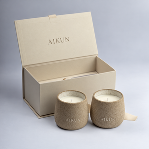 Ensemble de bougies parfumées Aikun en céramique beige mouchetée, double bougie à une flamme, récipients arrondis, boîte cadeau rigide à charnière pour cadeaux de mariage - Product Image 1
