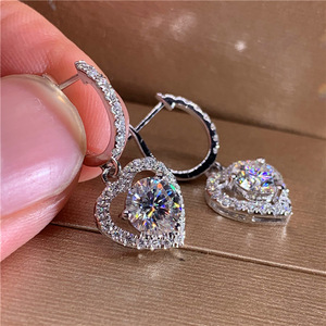 Orecchini pendenti a cuore cavo per donna, eleganti e scintillanti, gioielli alla moda - Product Image 2