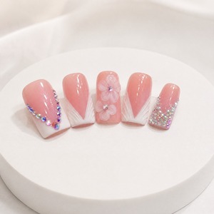 Uñas Postizas Acrílicas de Cobertura Completa en Rosa y Blanco, Diseño de Flores con Pedrería para Dedos - Product Image 4