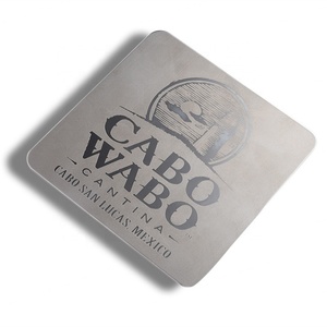 แผ่นรองแก้วโลหะสแตนเลสทรงสี่เหลี่ยมหรูหรา ไม่แตกหัก พร้อมโลโก้สั่งทำได้ สำหรับชาและกาแฟ - Product Image 4