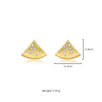 Boucles d'oreilles élégantes et minimalistes en argent sterling 925 plaqué or 18 carats avec zircone cubique et diamant pavé en forme de triangle