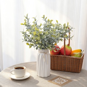 CallaFloral Eucalyptus Artificiel, Branche Unique en Plastique, Décoration Intérieure, Plante Verte pour Mariage et Table - Product Image 1